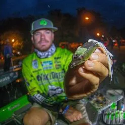 Abu Garcia Adrian Avenas Fantasista Premier / REVO4 Rocket RH Frog Casting Combo -Saltwater Rod & Reel Combos Shop adrian avenas abu garcia fnpc73 7 revo4 rocket frog casting combo 00531.1651242878