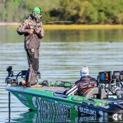 Abu Garcia Adrian Avenas Villain 2.0 / Revo AL-F RH Chatterbait Casting Combo -Saltwater Rod & Reel Combos Shop adrian avenas abu garcia vc70 6 revoal f chatterbait casting combo 23197.1651242884